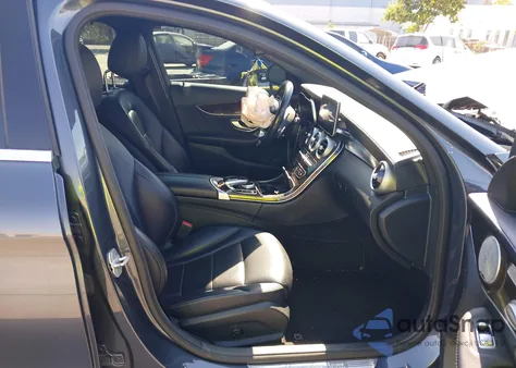 2015 Mercedes-Benz C 400 4Matic из США, поврежденный, VIN 55SWF6GB6FU028963